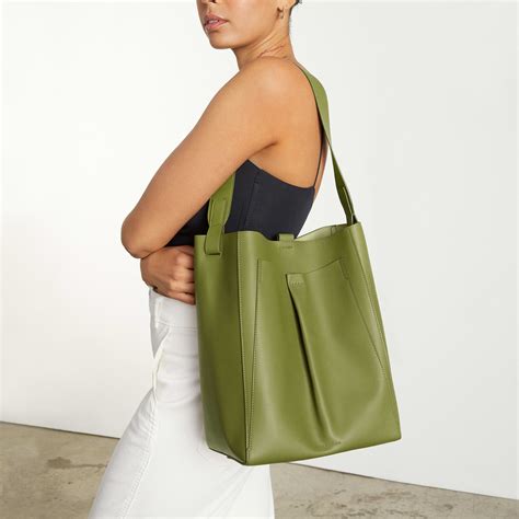 everlane the studio bag.